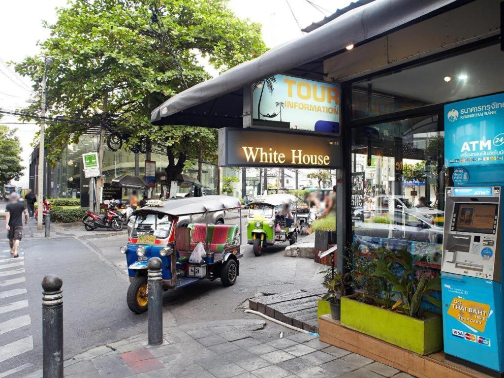 White House Asoke Sukhumvit 18 Hotel Bangkok Kültér fotó