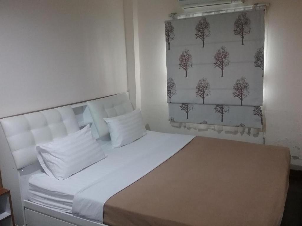 White House Asoke Sukhumvit 18 Hotel Bangkok Kültér fotó