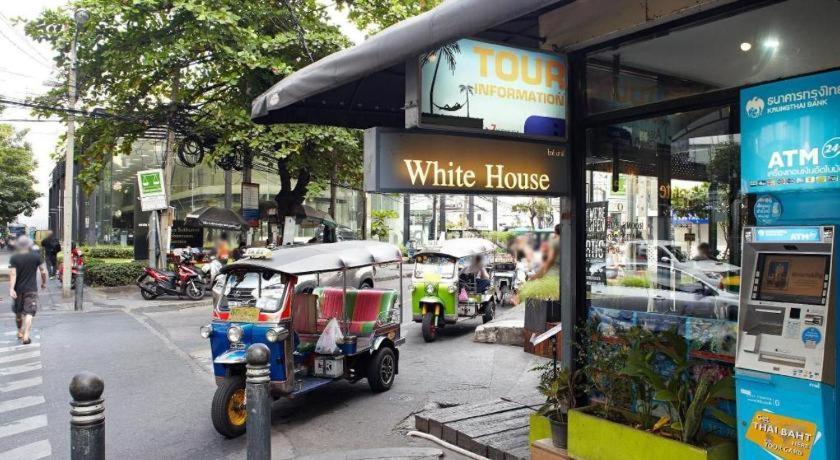 White House Asoke Sukhumvit 18 Hotel Bangkok Kültér fotó